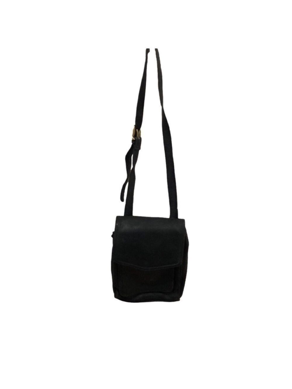 Fossil black leather north-south shoulder bag. Multiple compartments.